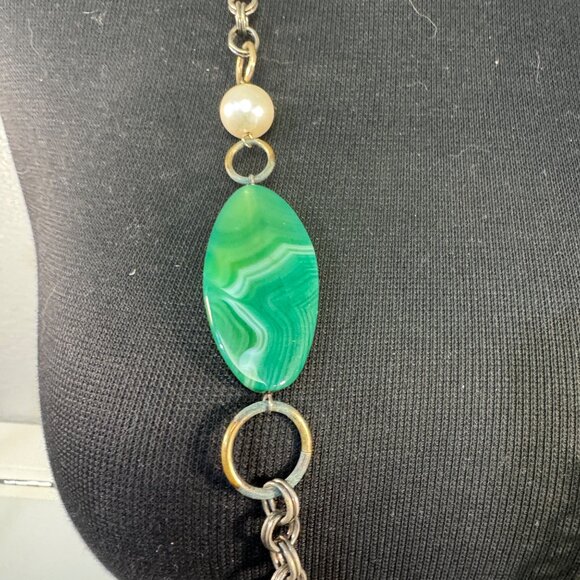 Vintage Silver Tone Chain Necklace Green Pendant & Pearl Accent With Clasp - Picture 3 of 5